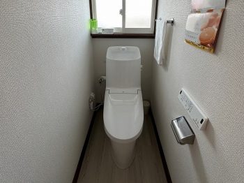 2階トイレ室　便器交換　工事前後2